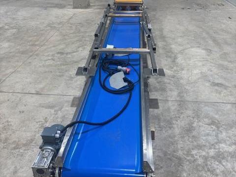 Inox 600x50 cm-es vízszintes szállítószalag ürítőzsákkal eladó Inox 600x50 cm-es vízszintes szállítószalag ürítőzsákkal eladó