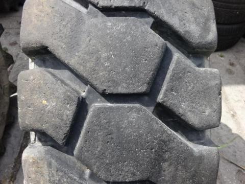 12.00 R20 Mitas FLR-01 Használt Gumibroncs