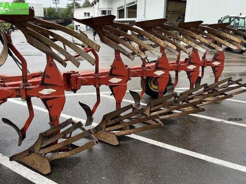 Kuhn HV 575 váltvaforgató eke – 5 fejes Kuhn HV 575 váltvaforgató eke – 5 fejes