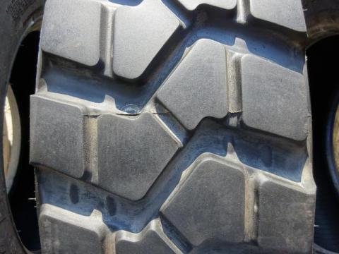 335/80 R20 Pirelli PS22 Használt Gumiabroncs 335/80 R20 Pirelli PS22 Használt Gumiabroncs