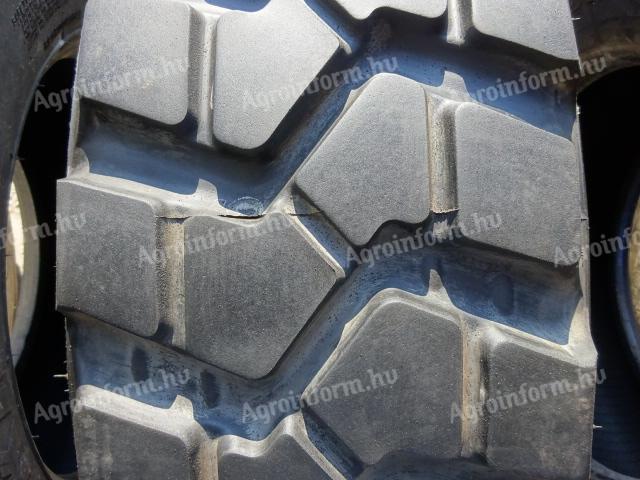 335/80 R20 Pirelli PS22 Használt Gumiabroncs