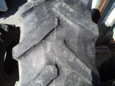 360/70 R24 Pirelli TM700 Használt Gumiabroncs