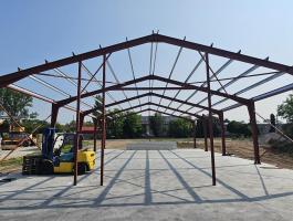 18 x 30 x 4,5 m új acélszerkezet csarnokhoz eladó