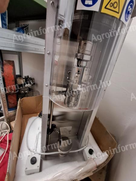 Csavarzáró gép eladó – Tecnomax TSM-2005 félautomata pilverzáró