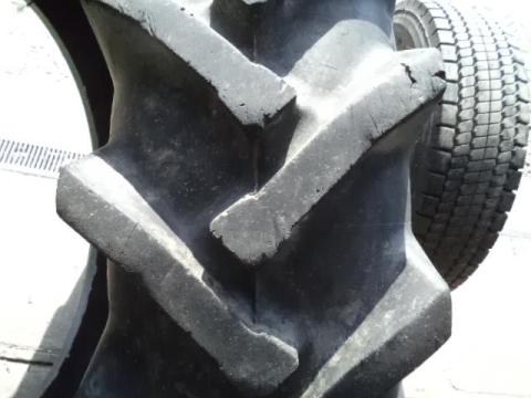 9.00 R24 Semperit Használt Gumiabroncs 9.00 R24 Semperit Használt Gumiabroncs