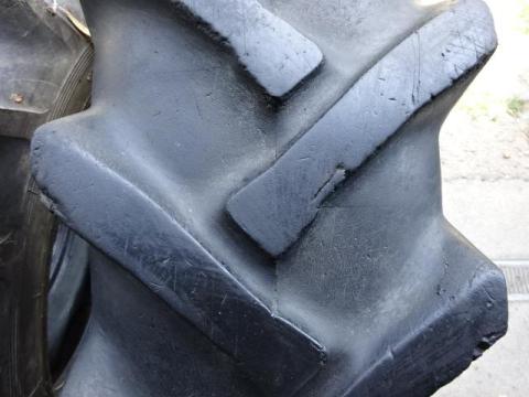 9.00 R24 Semperit AS Használt Gumiabroncs 9.00 R24 Semperit AS Használt Gumiabroncs