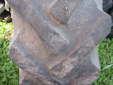 16.9/14 R30 Semperit AS Használt Gumiabroncs 16.9/14 R30 Semperit AS Használt Gumiabroncs