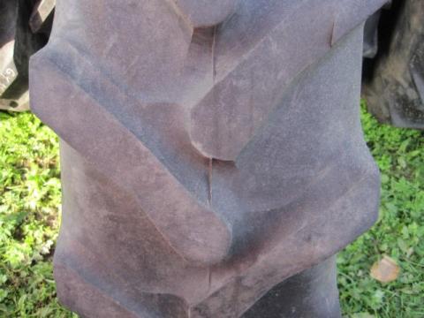 12.4 R32 Semperit HI Traction Használt Gumiabroncs 12.4 R32 Semperit HI Traction Használt Gumiabroncs