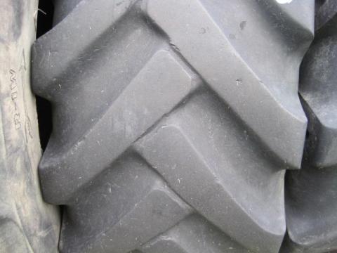 9.00 R16 Semperit Implement Használt Gumiabroncs 9.00 R16 Semperit Implement Használt Gumiabroncs