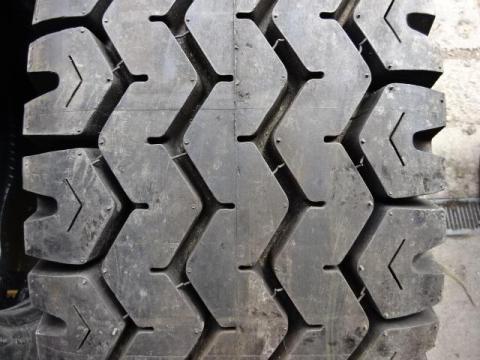 12.5 R20 Semperit M236 Új Gumiabroncs 12.5 R20 Semperit M236 Új Gumiabroncs