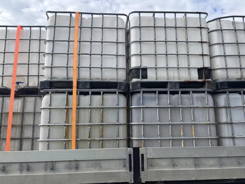 Eladó 1000 literes IBC tartály több darab, alsó csappal Eladó 1000 literes IBC tartály több darab, alsó csappal