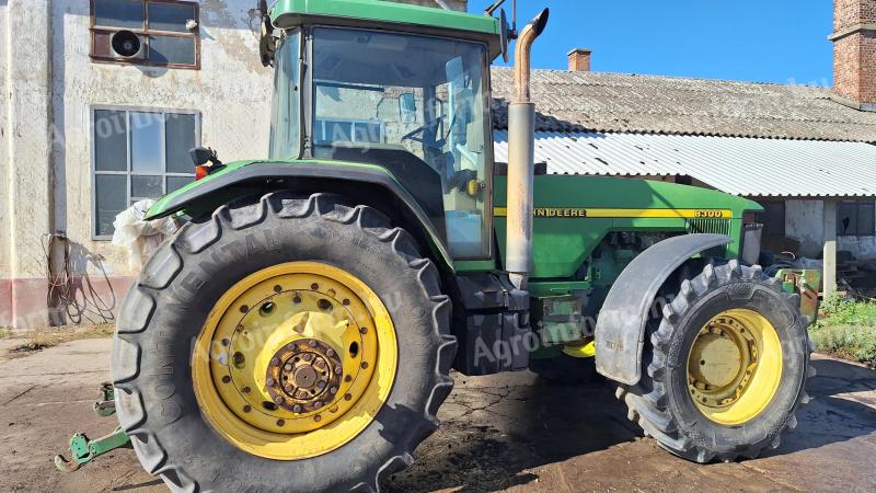 John Deere 8300