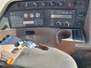 John Deere 8300