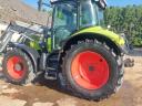 Claas Arion 540 CIS traktor Quicke Q45 homlokrakodóval