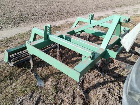 Eladó 5 és 7 kapás újszerű Gruber lazító rögtörővel Eladó 5 és 7 kapás újszerű Gruber lazító rögtörővel