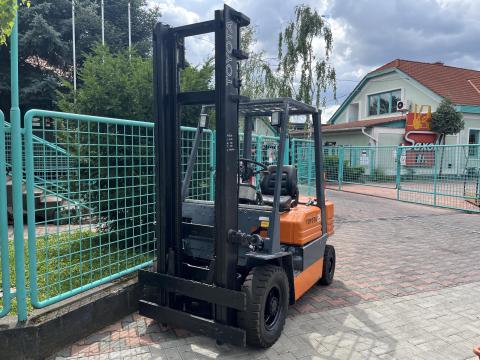 Használt Toyota 5FD20 dízel targonca eladó V-2210 Használt Toyota 5FD20 dízel targonca eladó V-2210