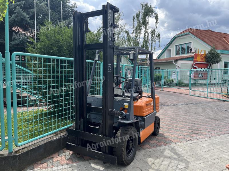 Használt Toyota 5FD20 dízel targonca eladó V-2210