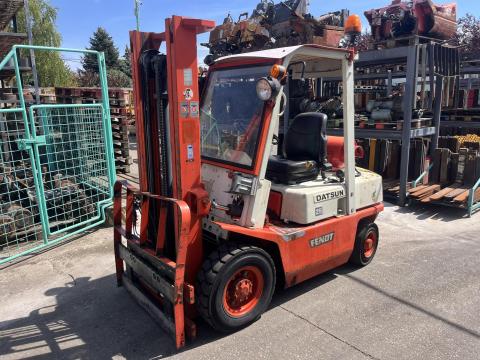 Nissan PF02A-25U benzin/gázos targonca V-4081 Nissan PF02A-25U benzin/gázos targonca V-4081