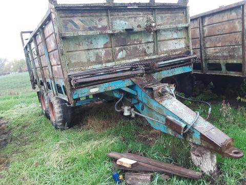T 088 trágyaszóró eladó T 088 trágyaszóró eladó