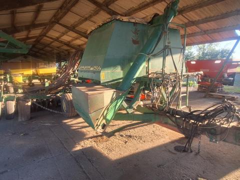 JD 740A 9 m gabonavetőgép eladó