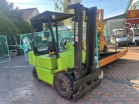 Clark DPM használt dízel targonca V-4042 Clark DPM használt dízel targonca V-4042