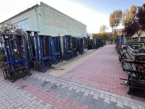 Traktorra szerelhető targonca tornyok több méretben és típusban