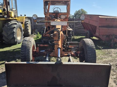 Önjáró gréder eladó Önjáró gréder eladó