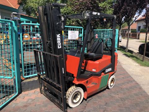 Clark használt, komplett üzemképtelen targonca eladó V-3285 Clark használt, komplett üzemképtelen targonca eladó V-3285