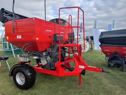 Woprol műtrágyaszóró kocsival