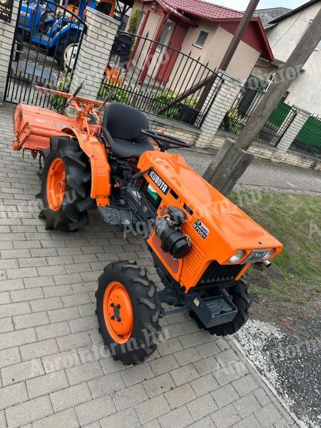 Kubota B7001 4X4 japán traktor