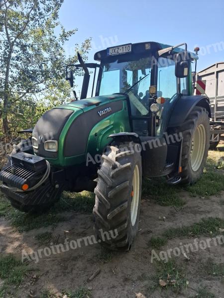 Legjobb ajánlatért eladó Valtra N111, 124 lóerős traktor gazdaság felszámolásából