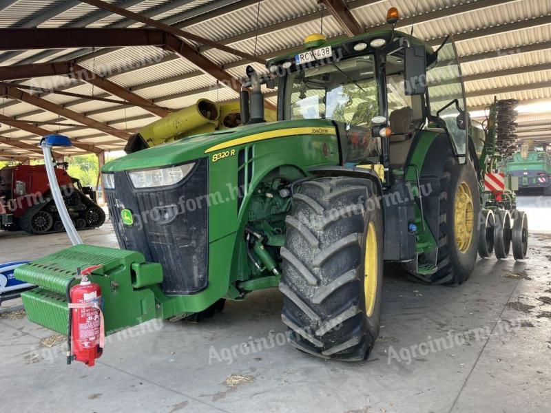 JD 8320 R traktor eladó - KITE szervizelt, ikerkerekes