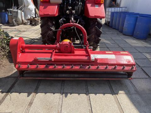Kalapácsos mulcsozó 200 cm szélességgel, oldalmozgatással Kalapácsos mulcsozó 200 cm szélességgel, oldalmozgatással
