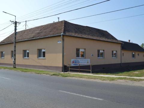 Eladó üzemcsarnok és raktár tésztagyártó gépsorral Derecskén, Debrecen közelében Eladó üzemcsarnok és raktár tésztagyártó gépsorral Derecskén, Debrecen közelében