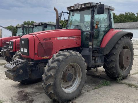 Massey Ferguson 8250 traktor eladó Massey Ferguson 8250 traktor eladó