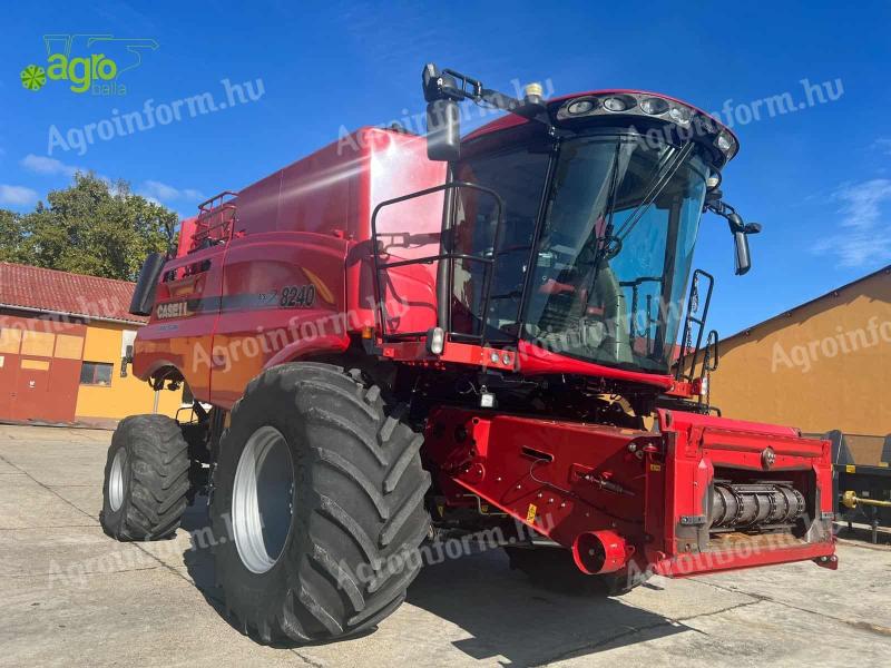 Case IH Axial-Flow 8240 kombájn,  1300 munkaórás,  Terra Flex hevederes,  10,5 méteres vágóasztallal