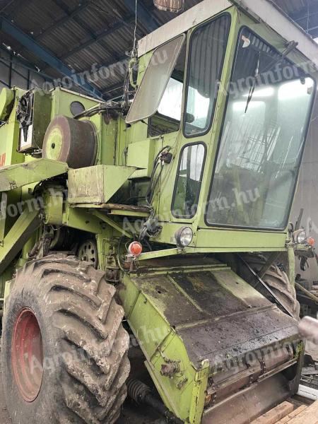 Claas Dominator 105