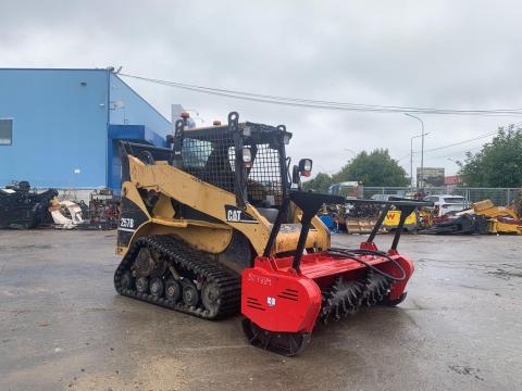 Caterpillar 257B minirakodó + GIYI 1.80 szárzúzó-mulcsozó eladó