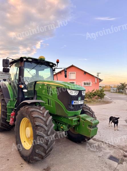 John Deere 6210R traktor