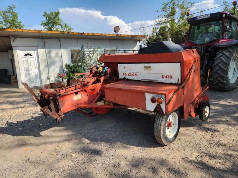 Szolnoki mezőgép M1345 kiskocka bálázó