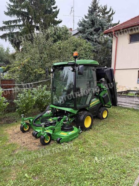 John Deere 1575 fűnyíró traktor, 4 üzemórával