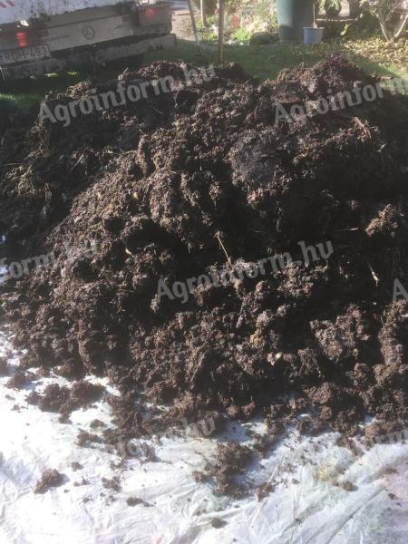 Érett istállótrágya szállítása Ercsi kiskertekbe