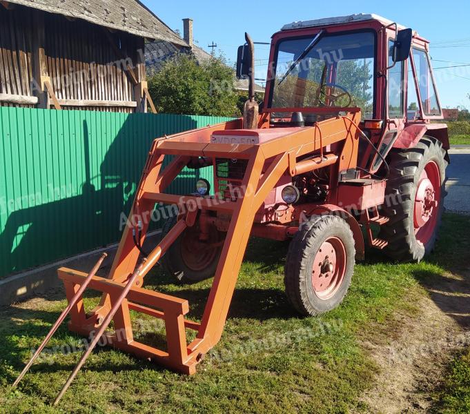 Mtz 550 eladó keveset használt homlokrakodóval, bálatüskékkel, friss műszakival