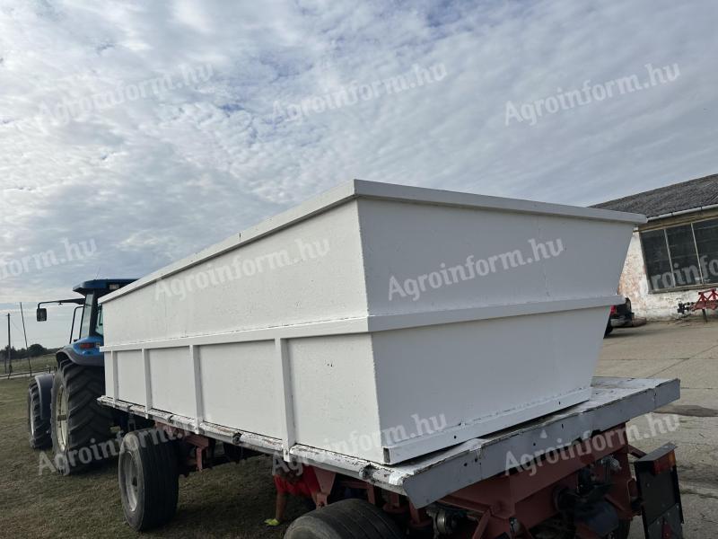 HW 8011 szőlőszállító konténer platóval
