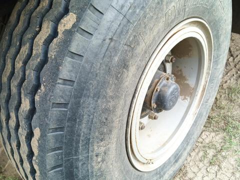 365/80R20 komplett kerék garnitúra eladó 365/80R20 komplett kerék garnitúra eladó