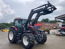 Valtra N155A demó traktor eladó Quicke Q5L homlokrakodóval