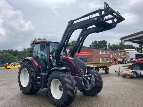 Valtra N155A demó traktor eladó Quicke Q5L homlokrakodóval Valtra N155A demó traktor eladó Quicke Q5L homlokrakodóval