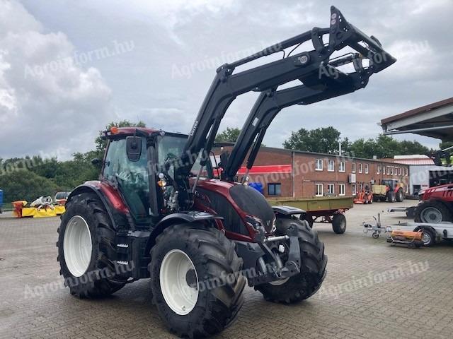 Valtra N155A demó traktor eladó Quicke Q5L homlokrakodóval