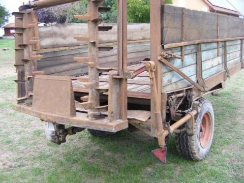 JD 4630 üzemképes állapotban, okmányok nélkül eladó JD 4630 üzemképes állapotban, okmányok nélkül eladó