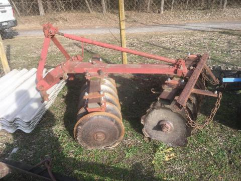 Tárcsa UST 8 eladó IH csapágyas, öntvény távtartós Tárcsa UST 8 eladó IH csapágyas, öntvény távtartós